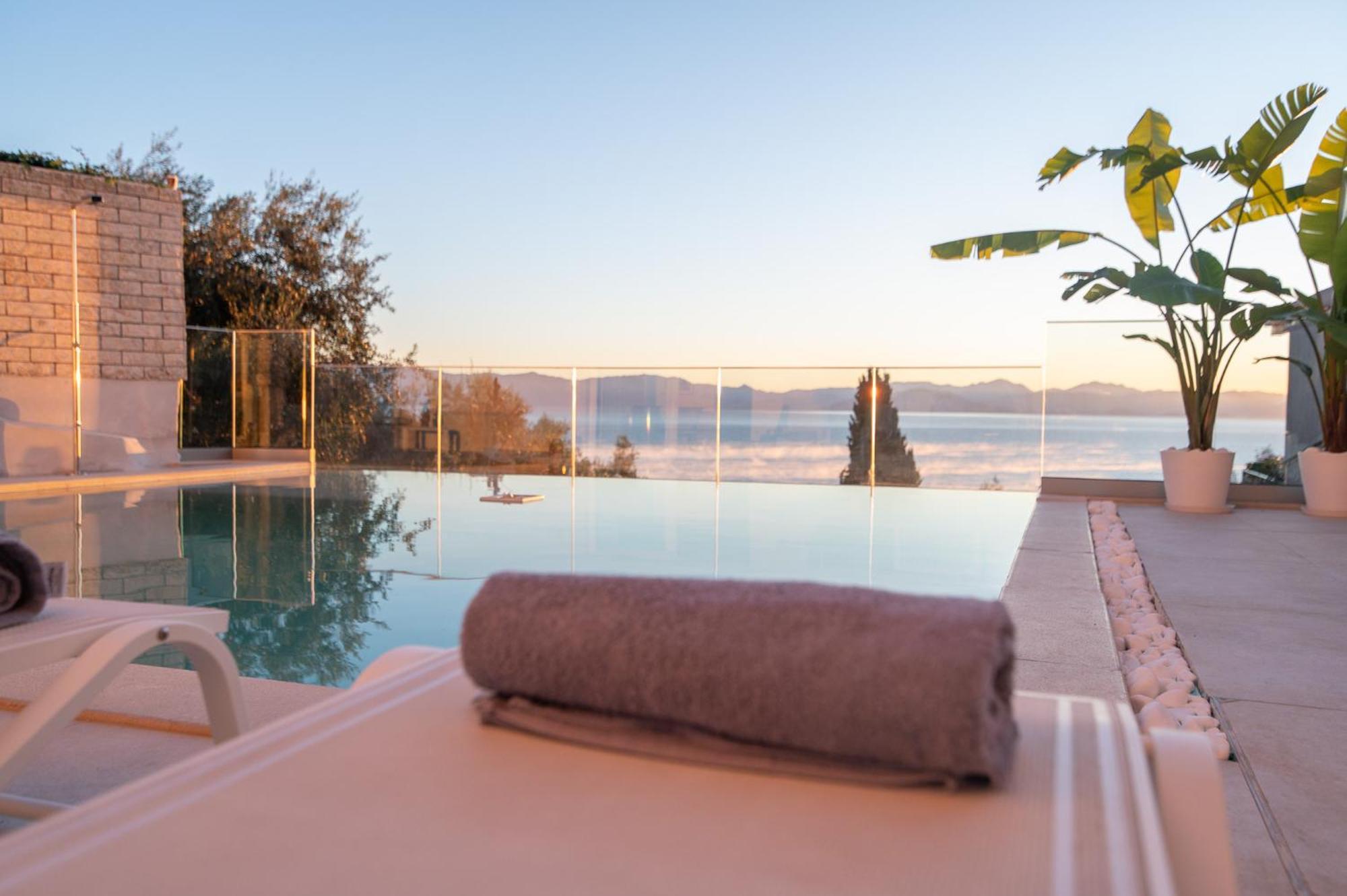 Achillion Luxury Corfu Villa & Suites Перама Экстерьер фото